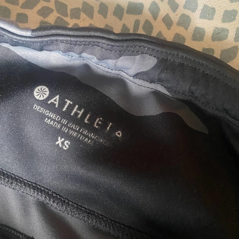 Athleta Camo Contender 7/8 Tight Black Gray Sz XS